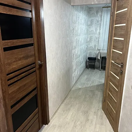 Апартаменти Біля Автовокзалу Rivne Exterior photo