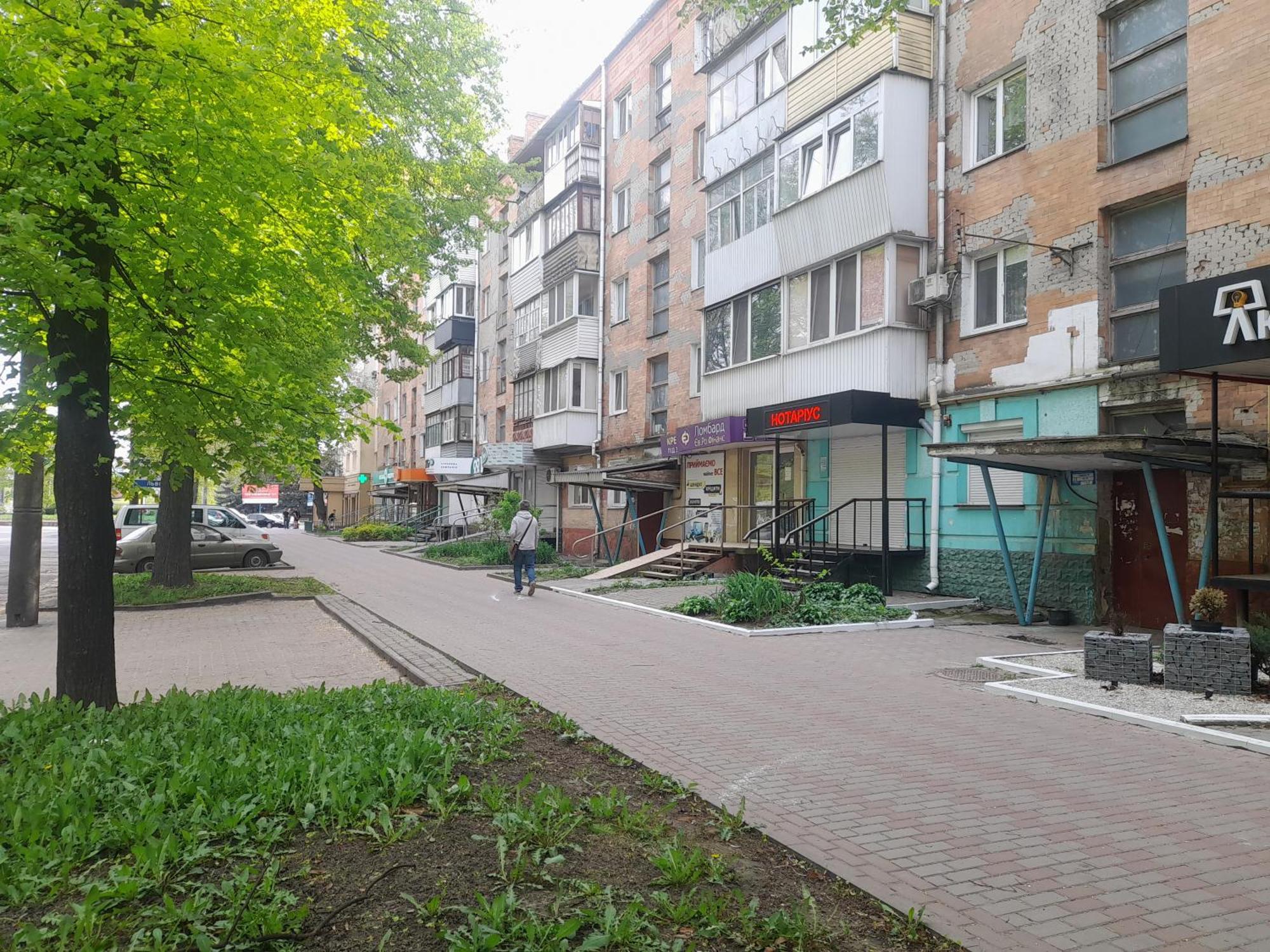 біля автовокзалу Apartment Rivne