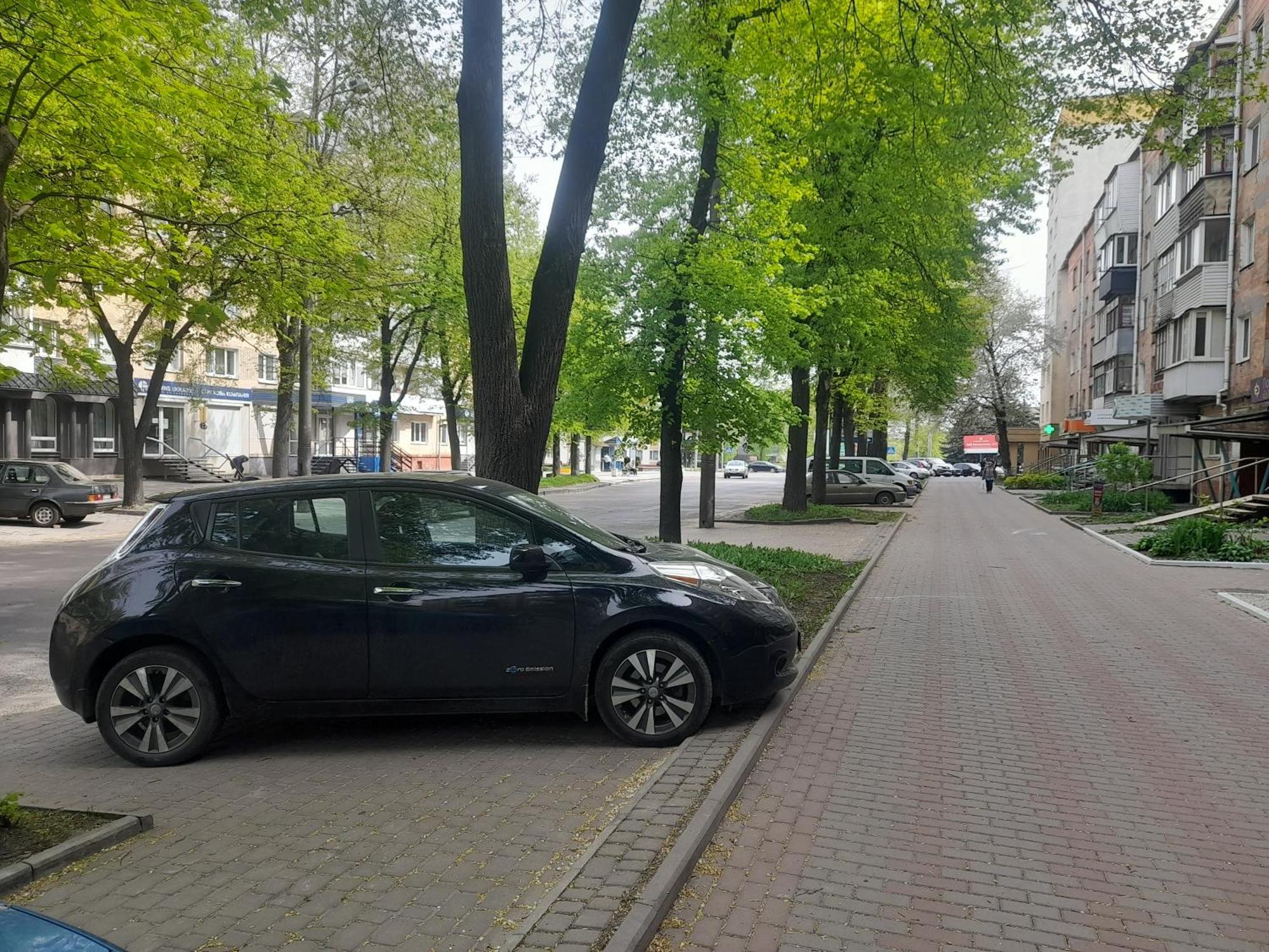 біля автовокзалу *